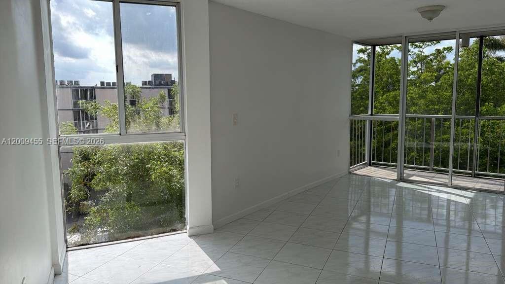 6995 NW 186th St E507 Property Photo 1
