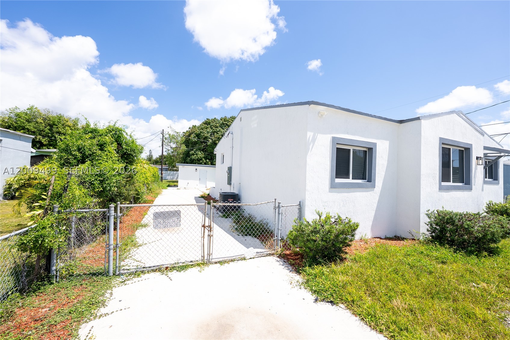 1221 Nw 75th St 0 Property Photo 6