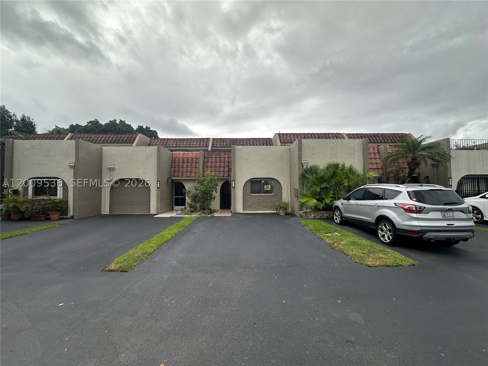 295 Jacaranda Dr 20 Property Photo 1