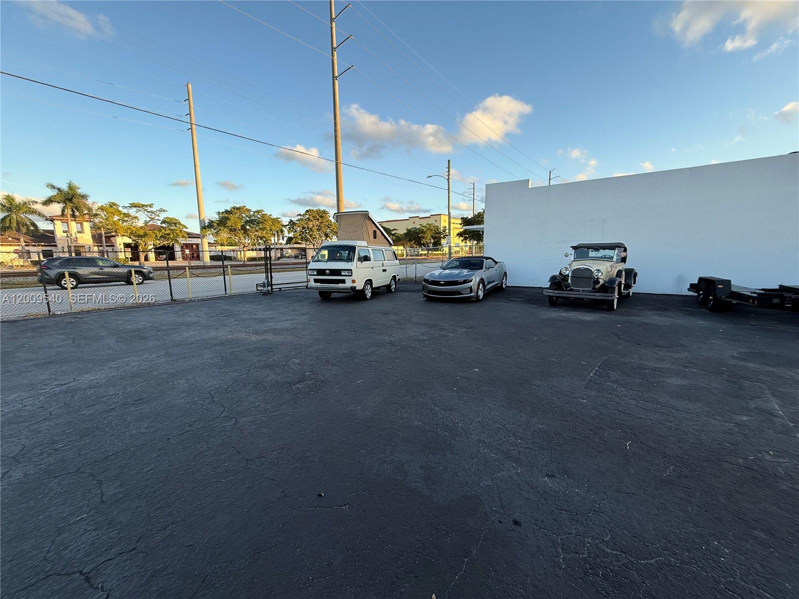 1822 N Dixie Hwy Property Photo 6