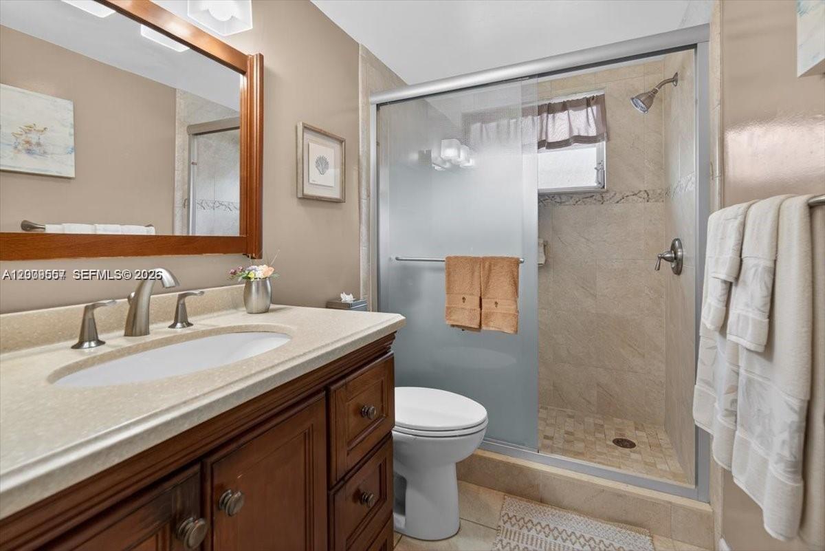 180 Ne 12th Ave 15b Property Photo 4