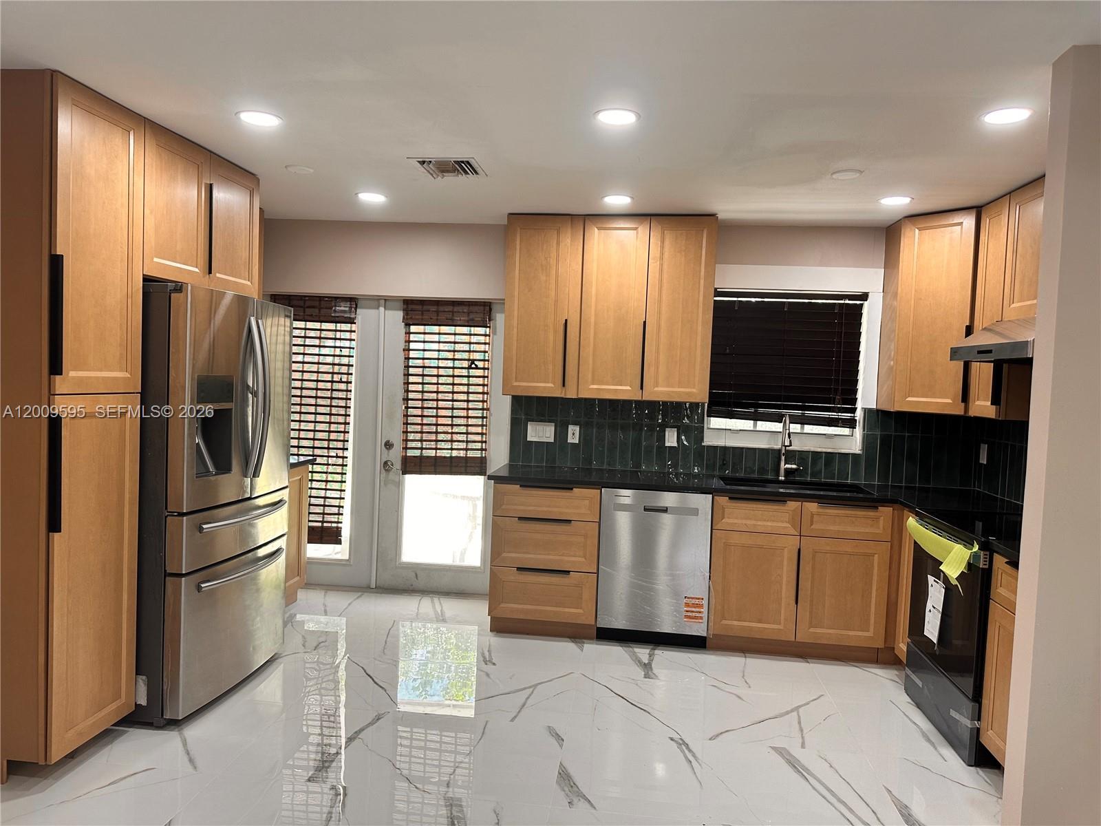 3614 Everglades Rd Property Photo 1