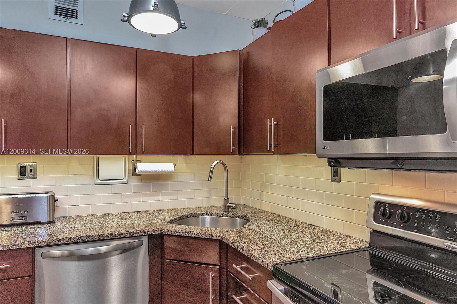 1200 West Ave 423 Property Photo 6