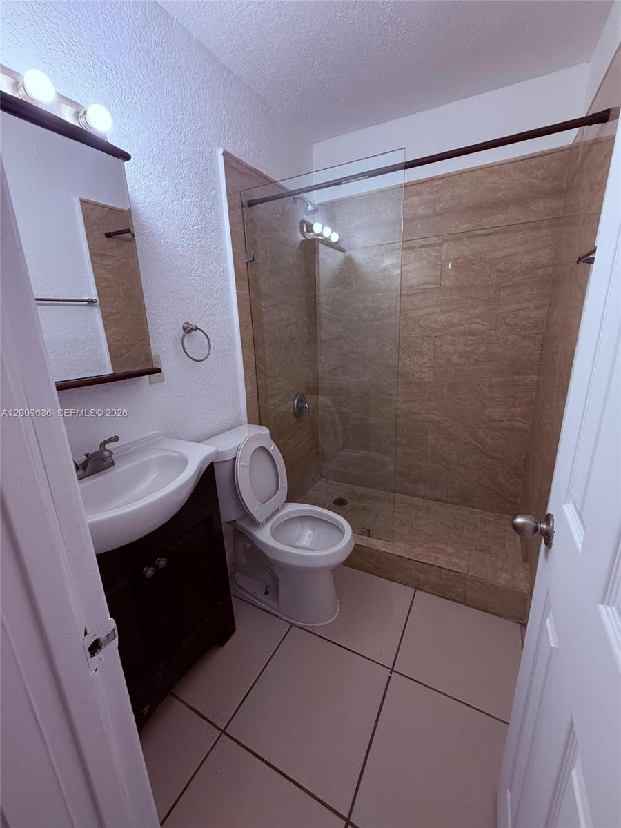 590 Nw 46th St 2 Property Photo 5