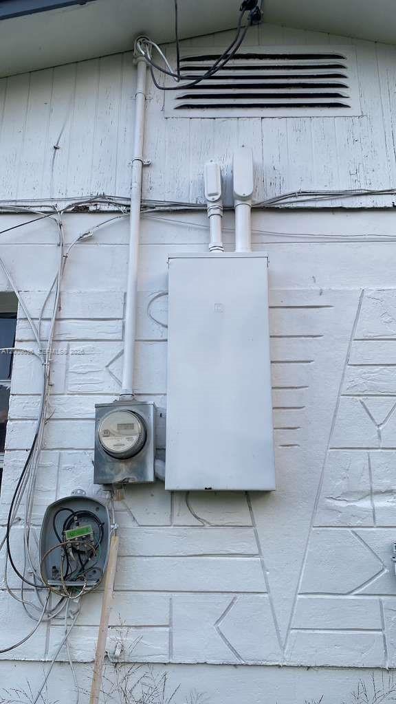 1001 N 16th Ct Property Photo 11