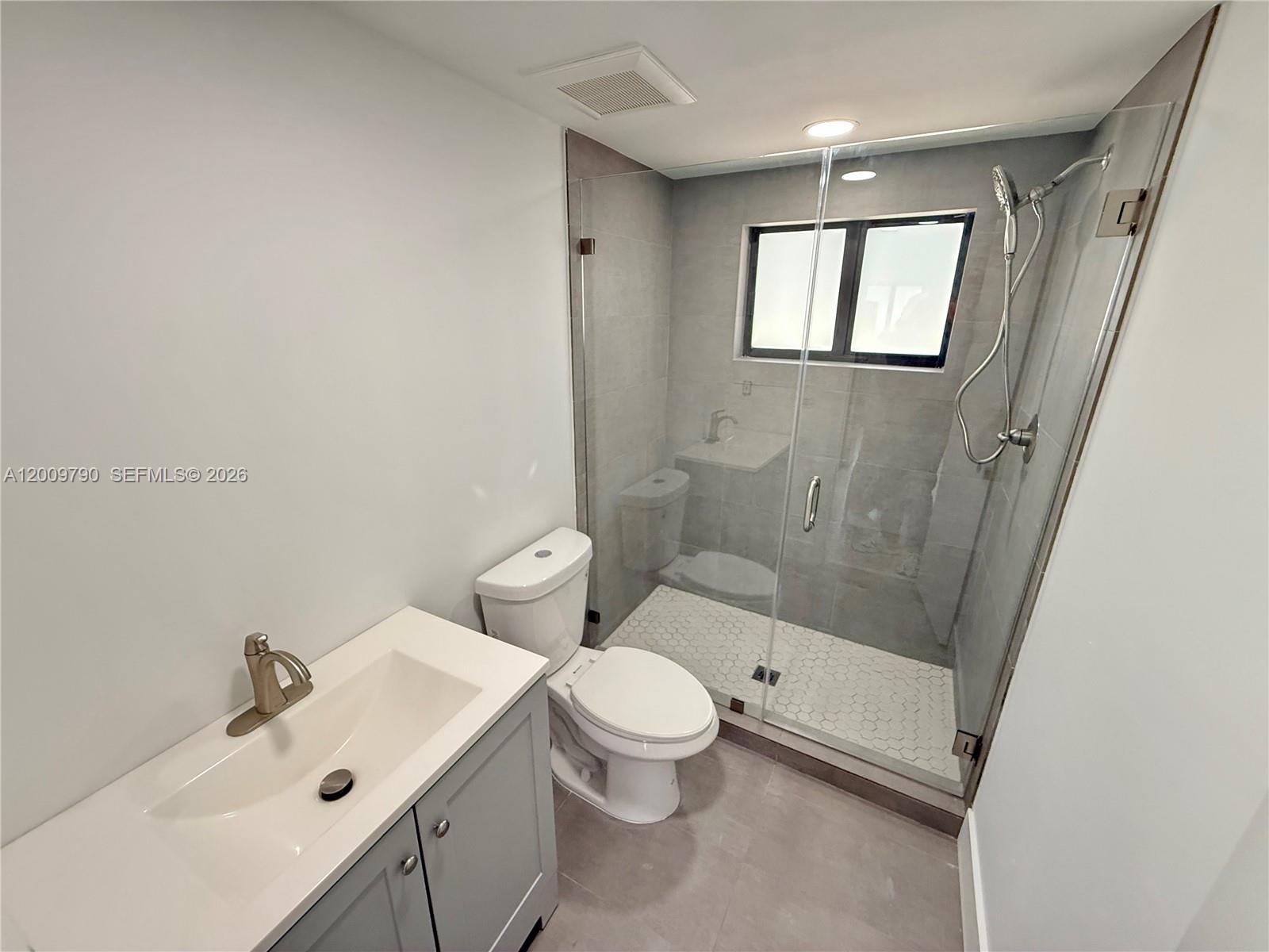 180 Ne 57th St 4 Property Photo 8