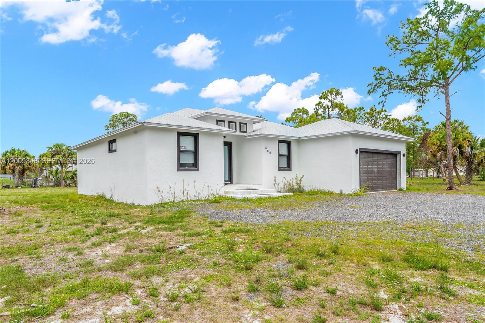 660 Zambria Property Photo 3