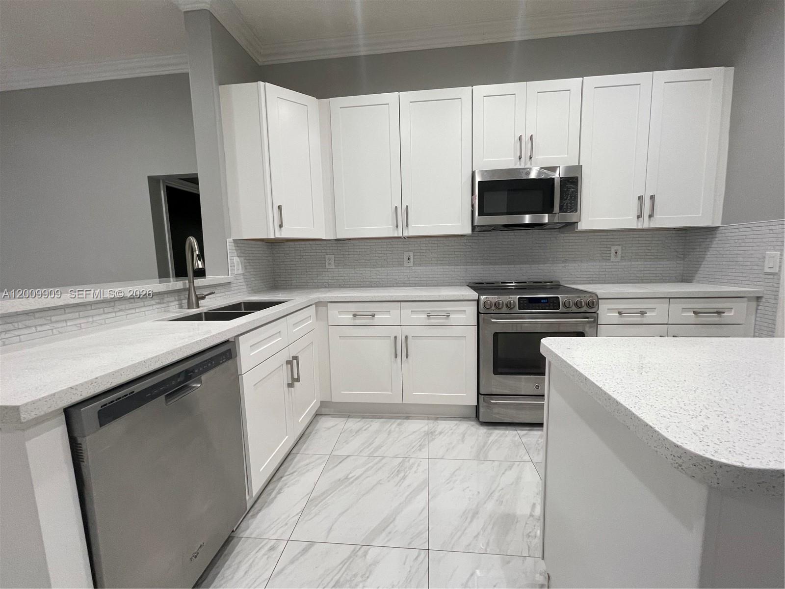 5263 Sw 34th Way Property Photo 10