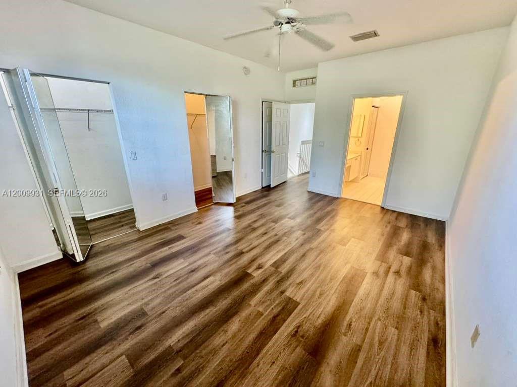 669 Nw 42nd Ave Property Photo 13