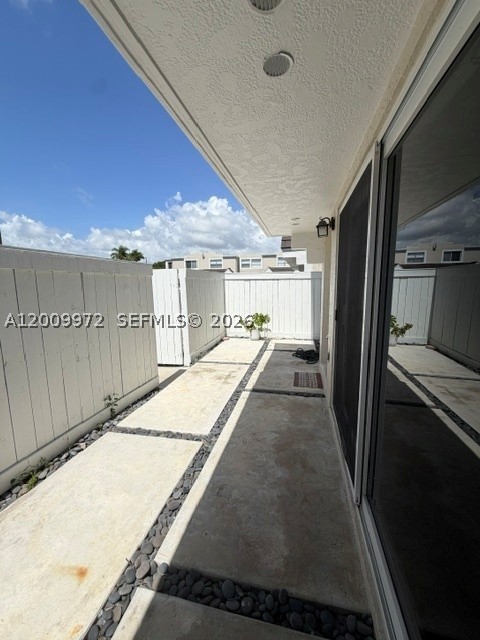4590 Sw 68th Ct Cir 8 Property Photo 5