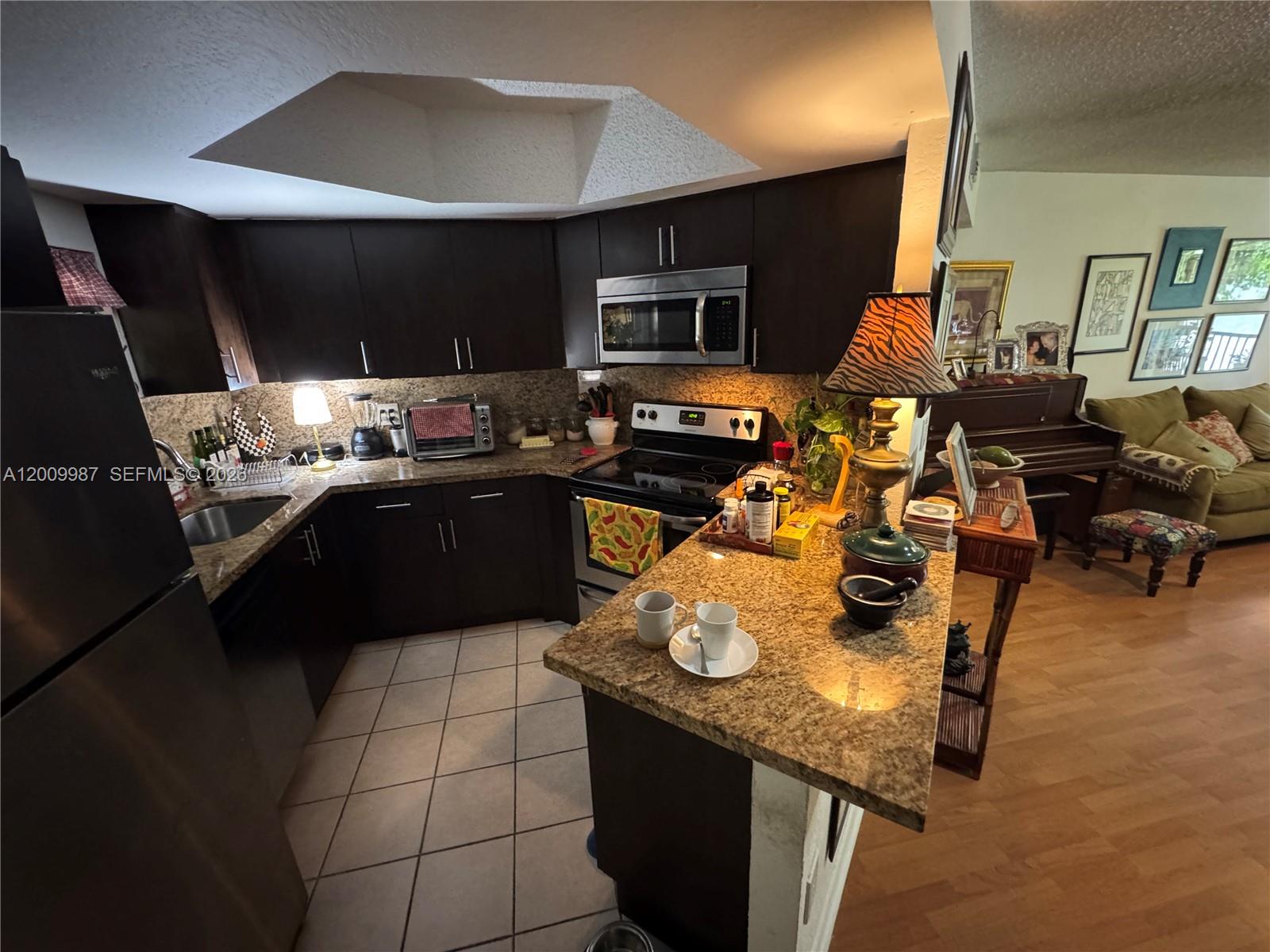 8225 Lake Dr 404 Property Photo 6