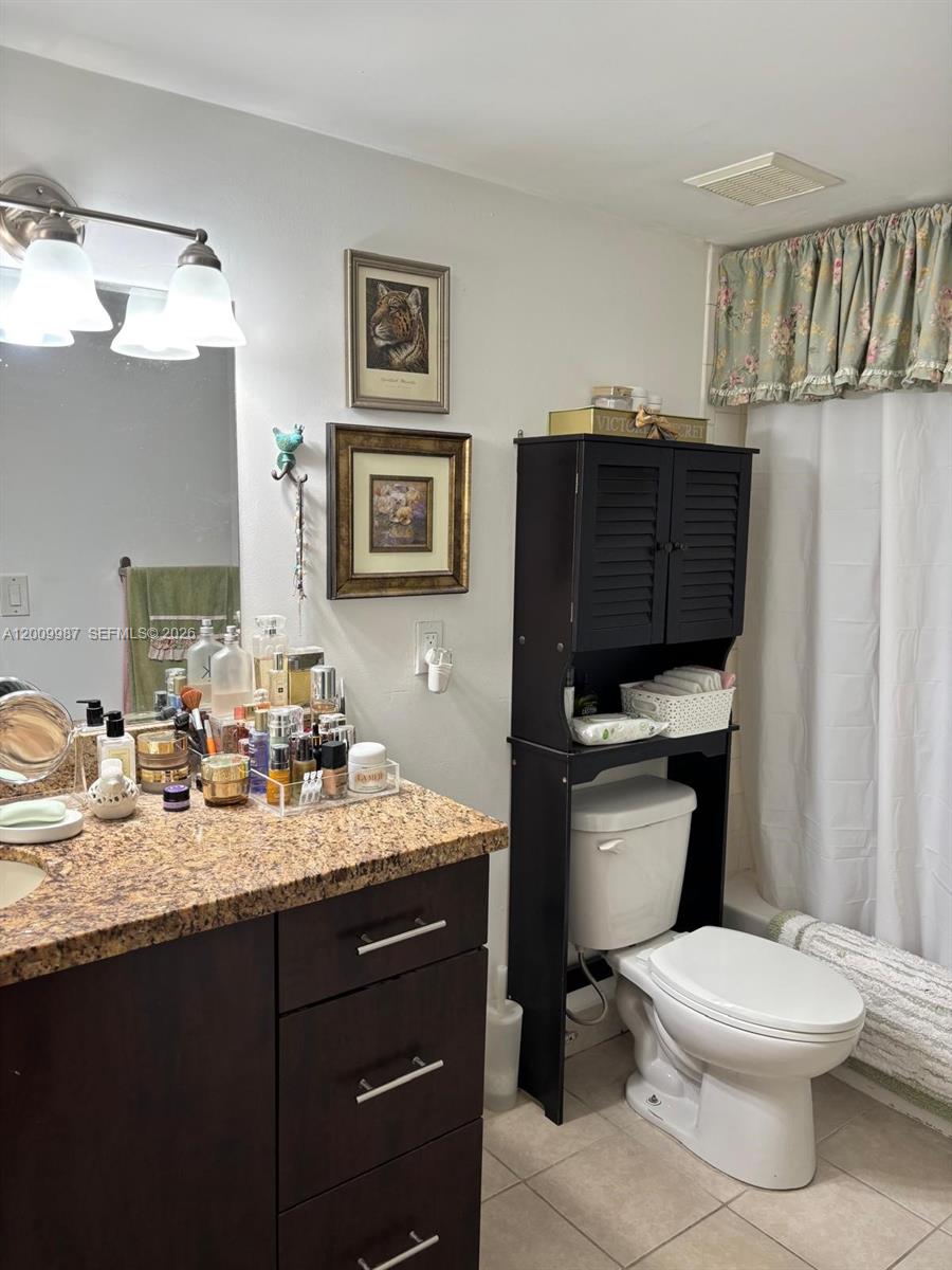 8225 Lake Dr 404 Property Photo 14