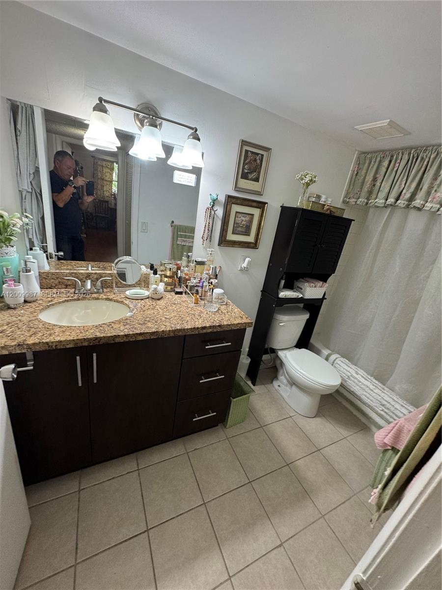 8225 Lake Dr 404 Property Photo 15