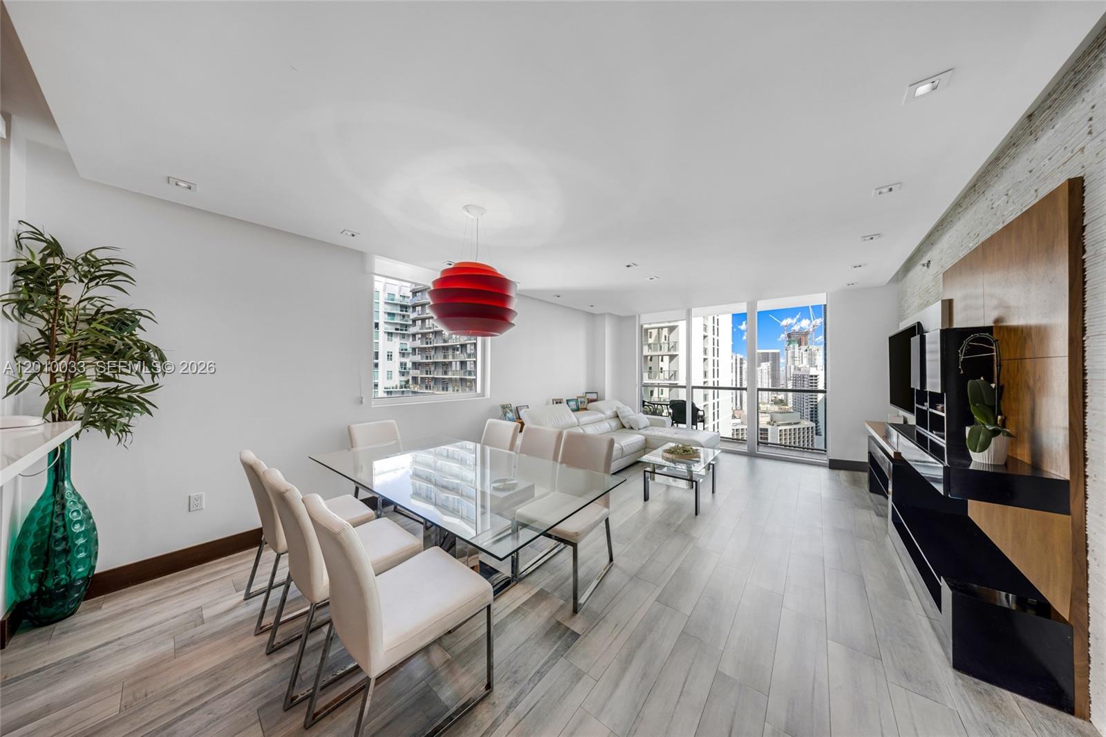 500 Brickell Ave 3707 Property Photo 4