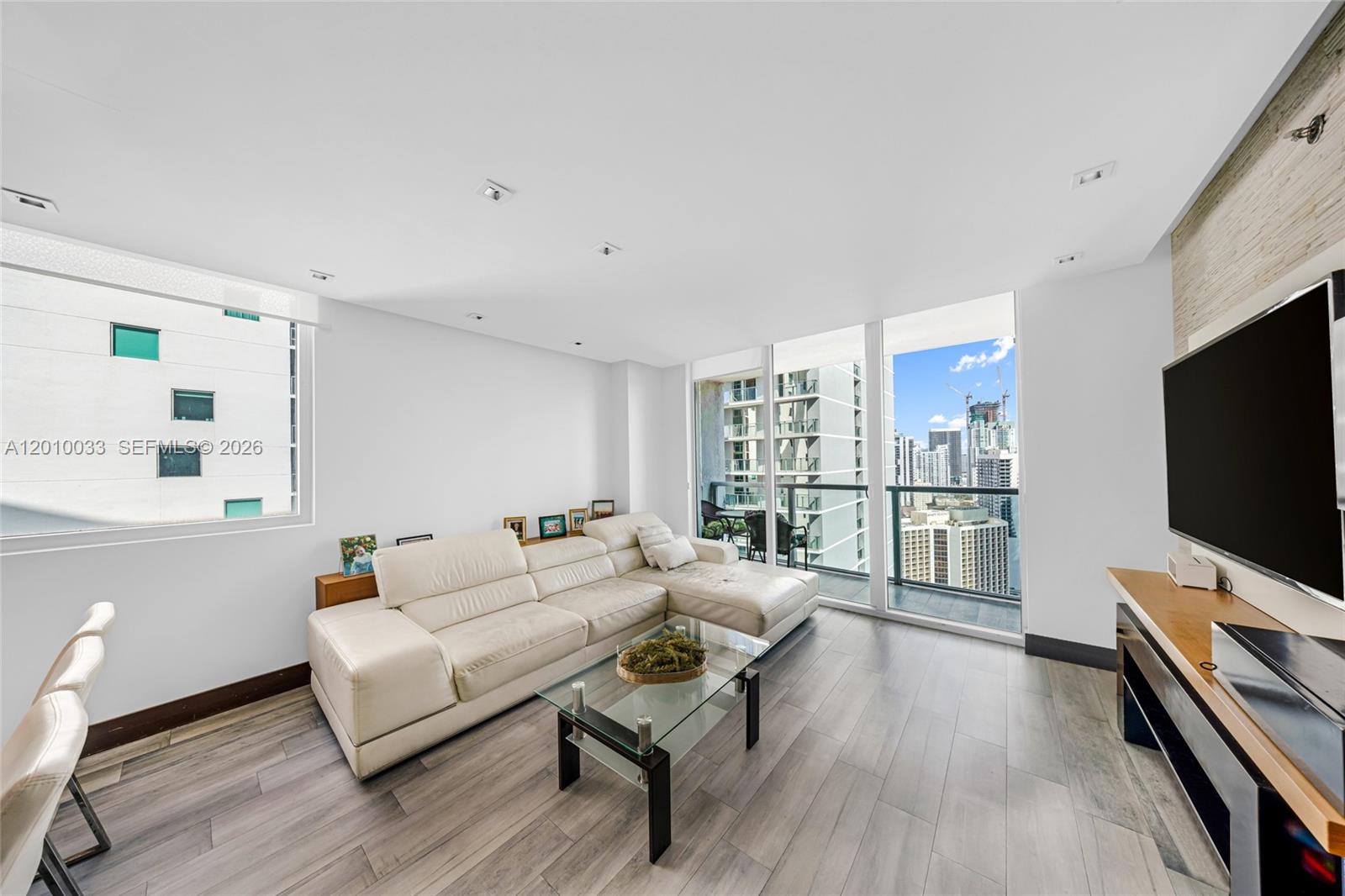 500 Brickell Ave 3707 Property Photo 6