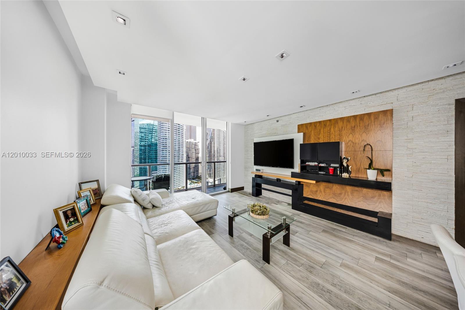 500 Brickell Ave 3707 Property Photo 7