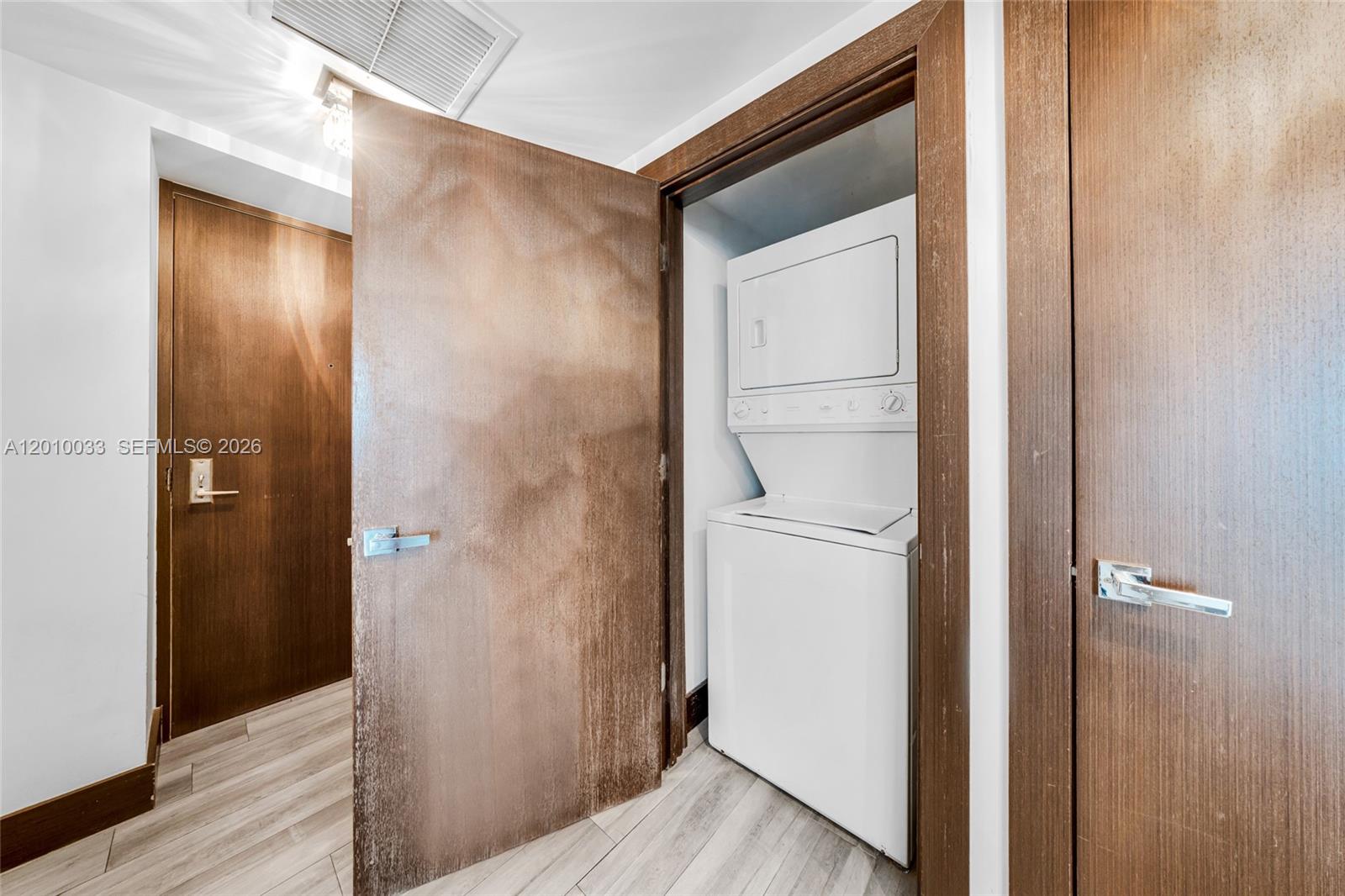 500 Brickell Ave 3707 Property Photo 11