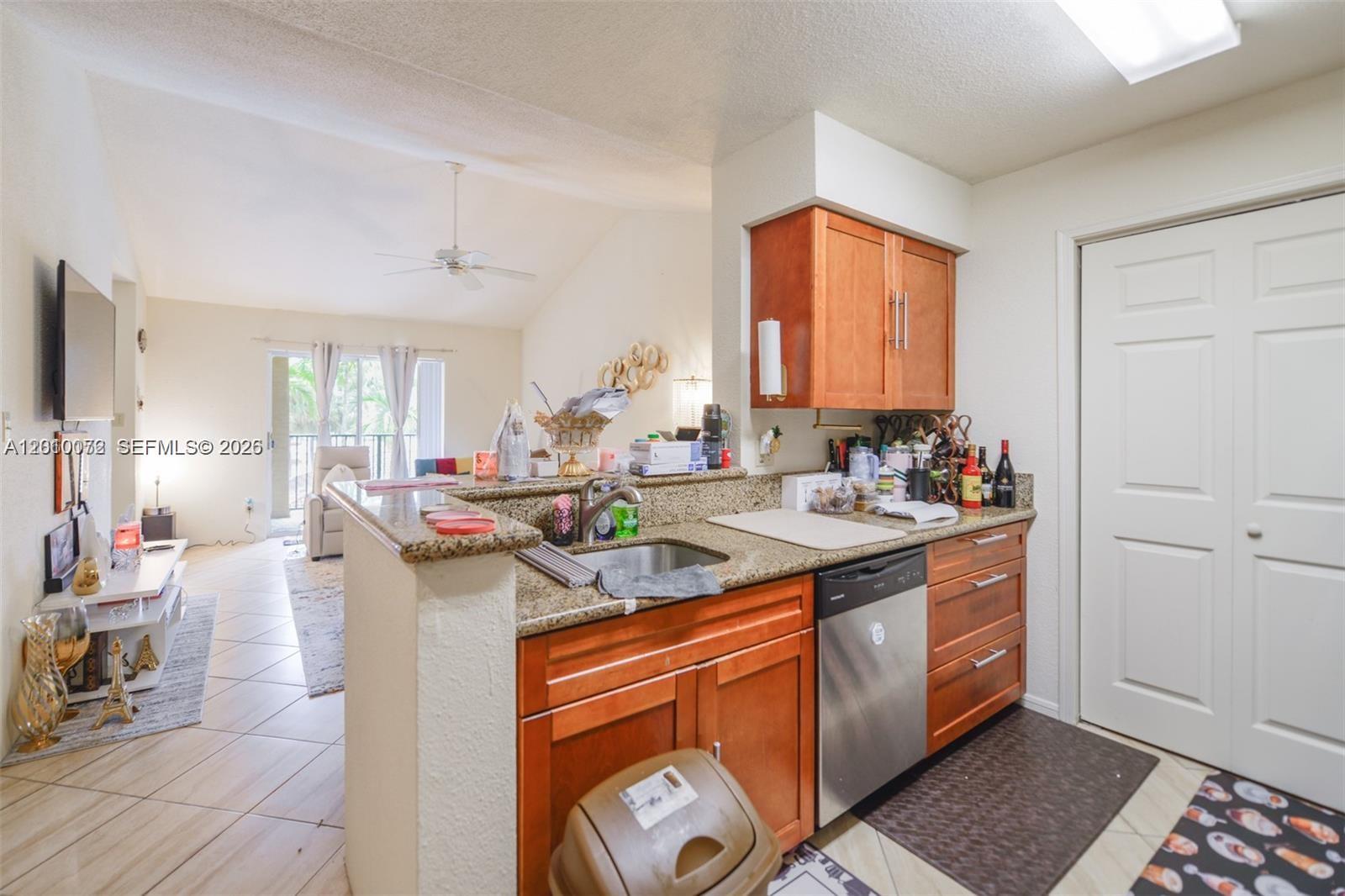875 Riverside Dr 735 Property Photo 20
