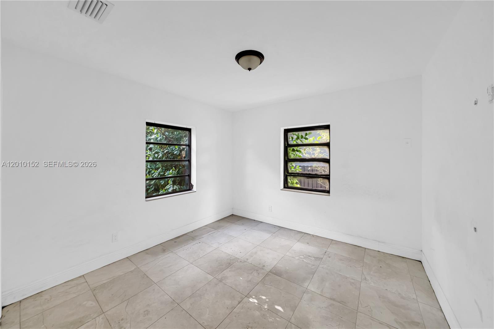 3033 Hibiscus Street Property Photo 9