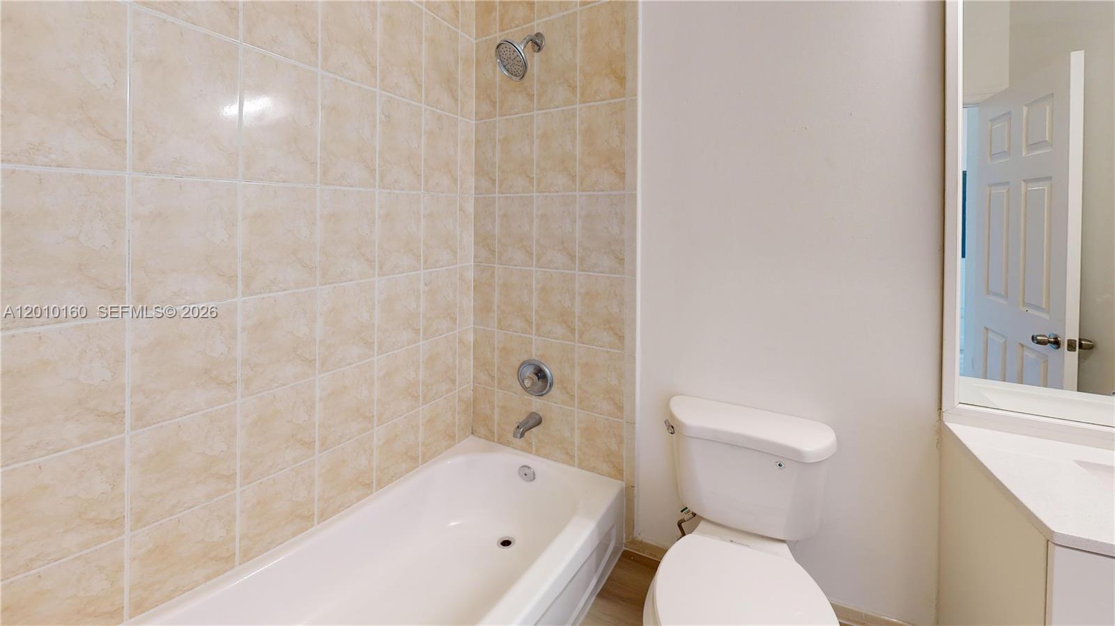 372 Ne 26th Pl 201 Property Photo 19