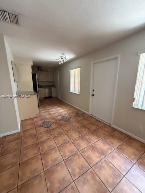 A12010193 Property Photo 11