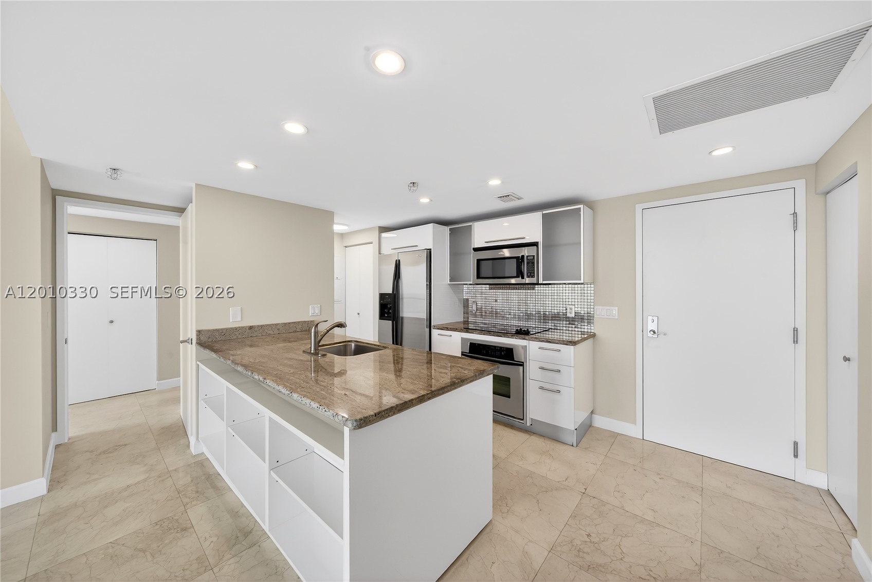 185 Sw 7th St 4209 Property Photo 12