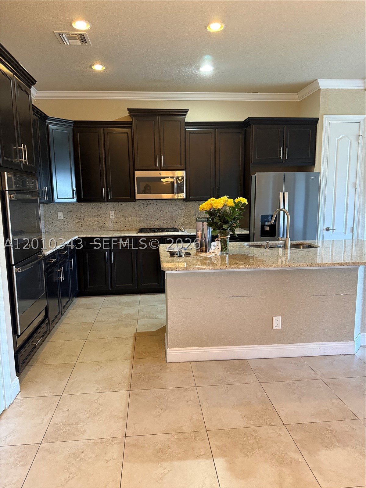 9751 Lakeview Ln Property Photo 14