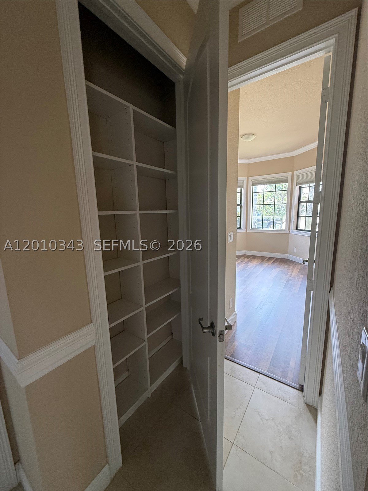 9751 Lakeview Ln Property Photo 25