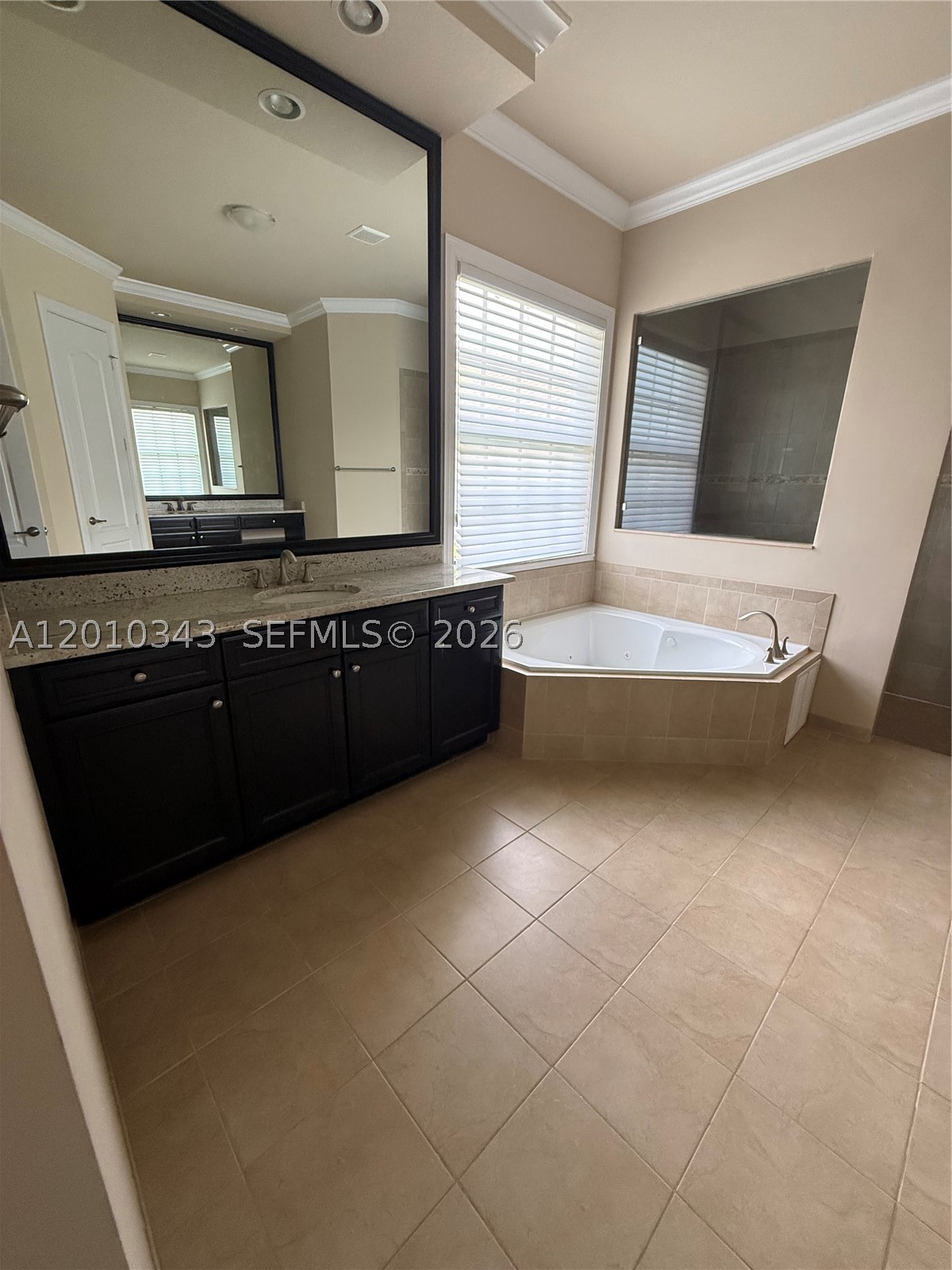 9751 Lakeview Ln Property Photo 29