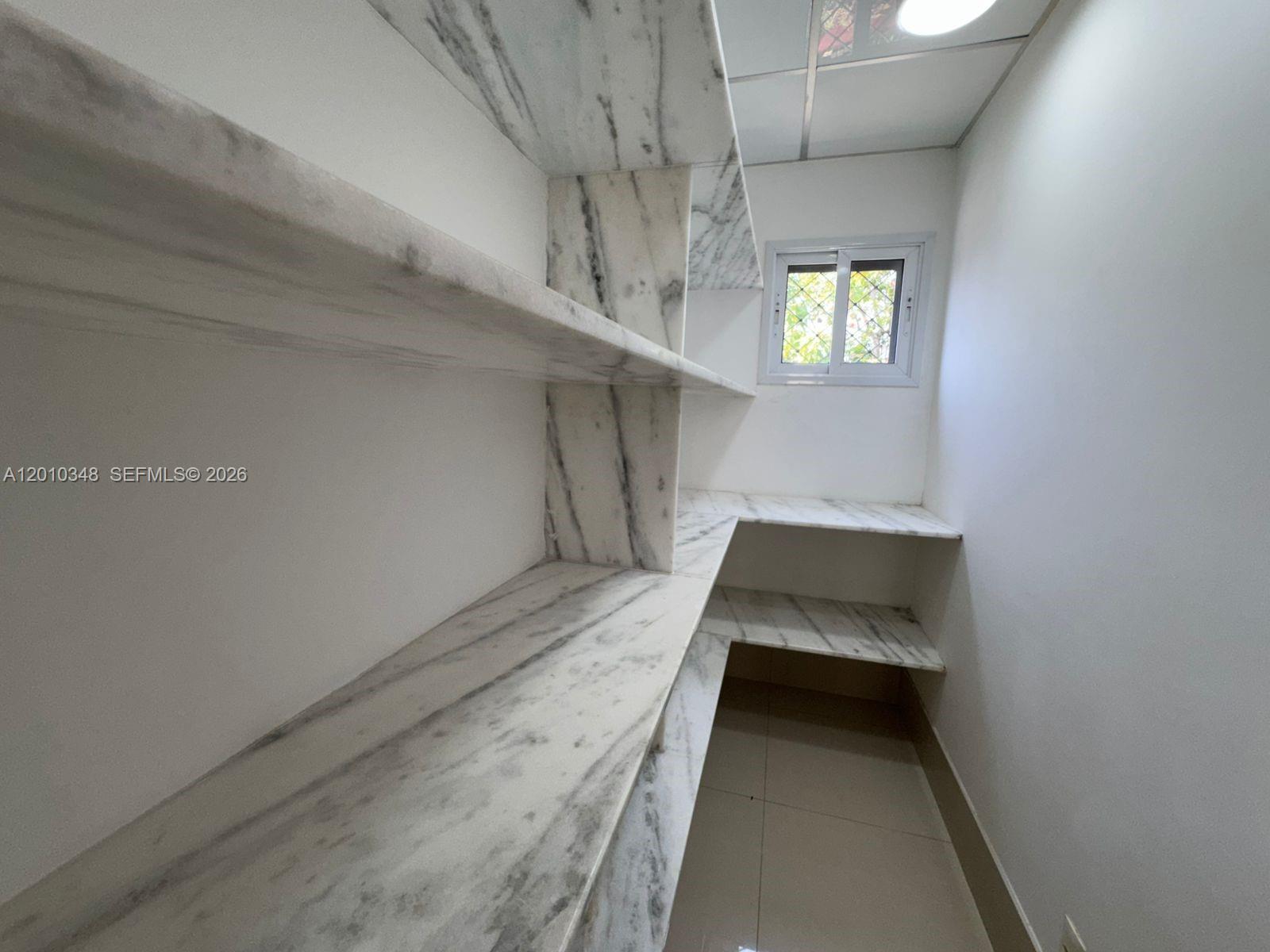 A12010348 Property Photo 12