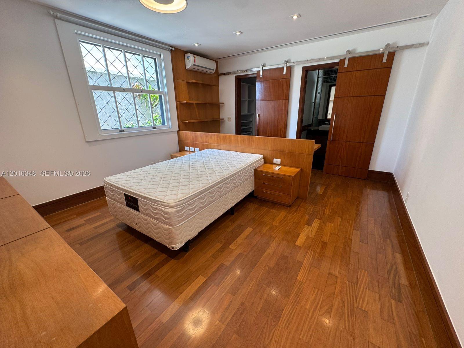A12010348 Property Photo 16