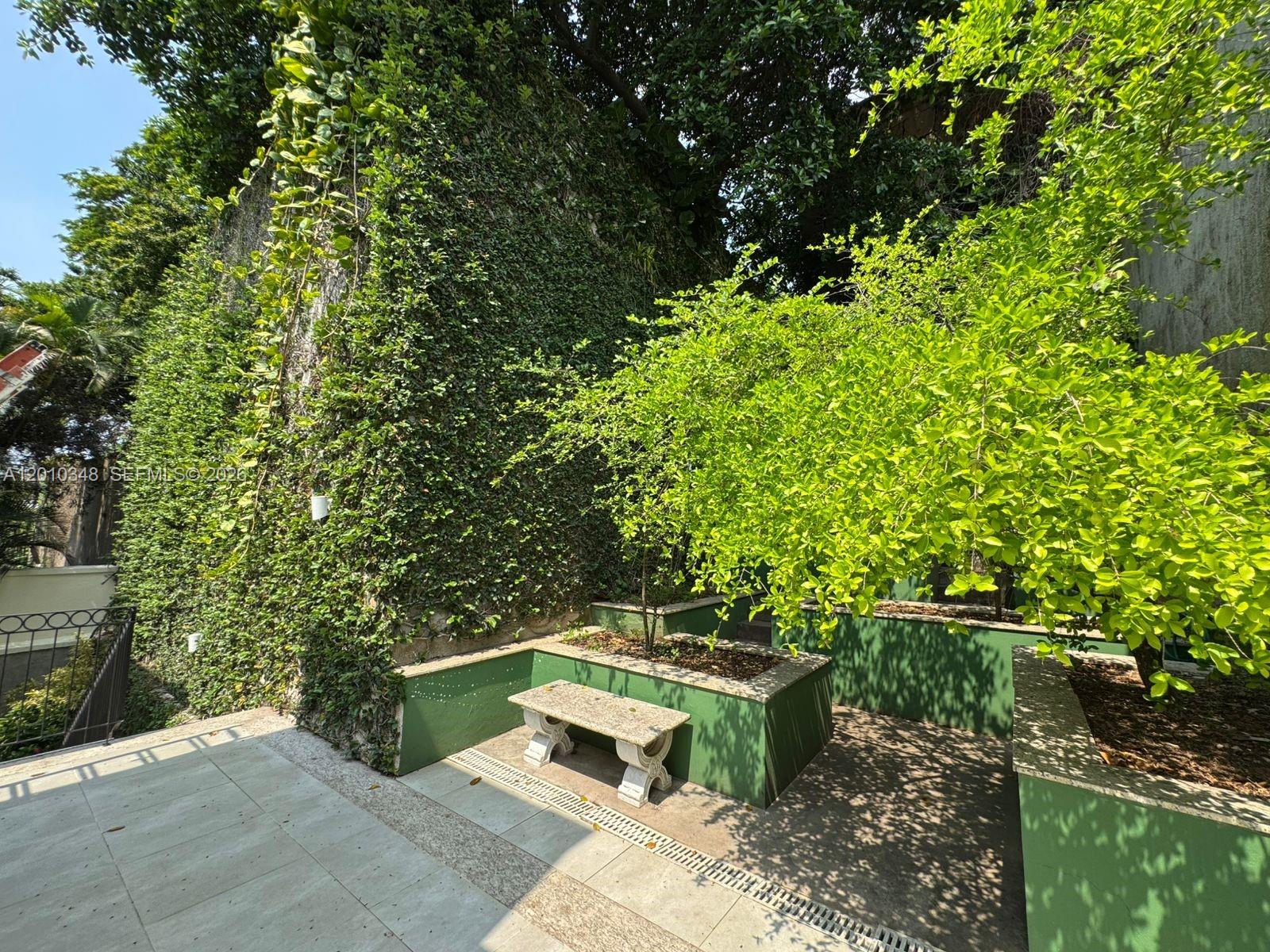 A12010348 Property Photo 17