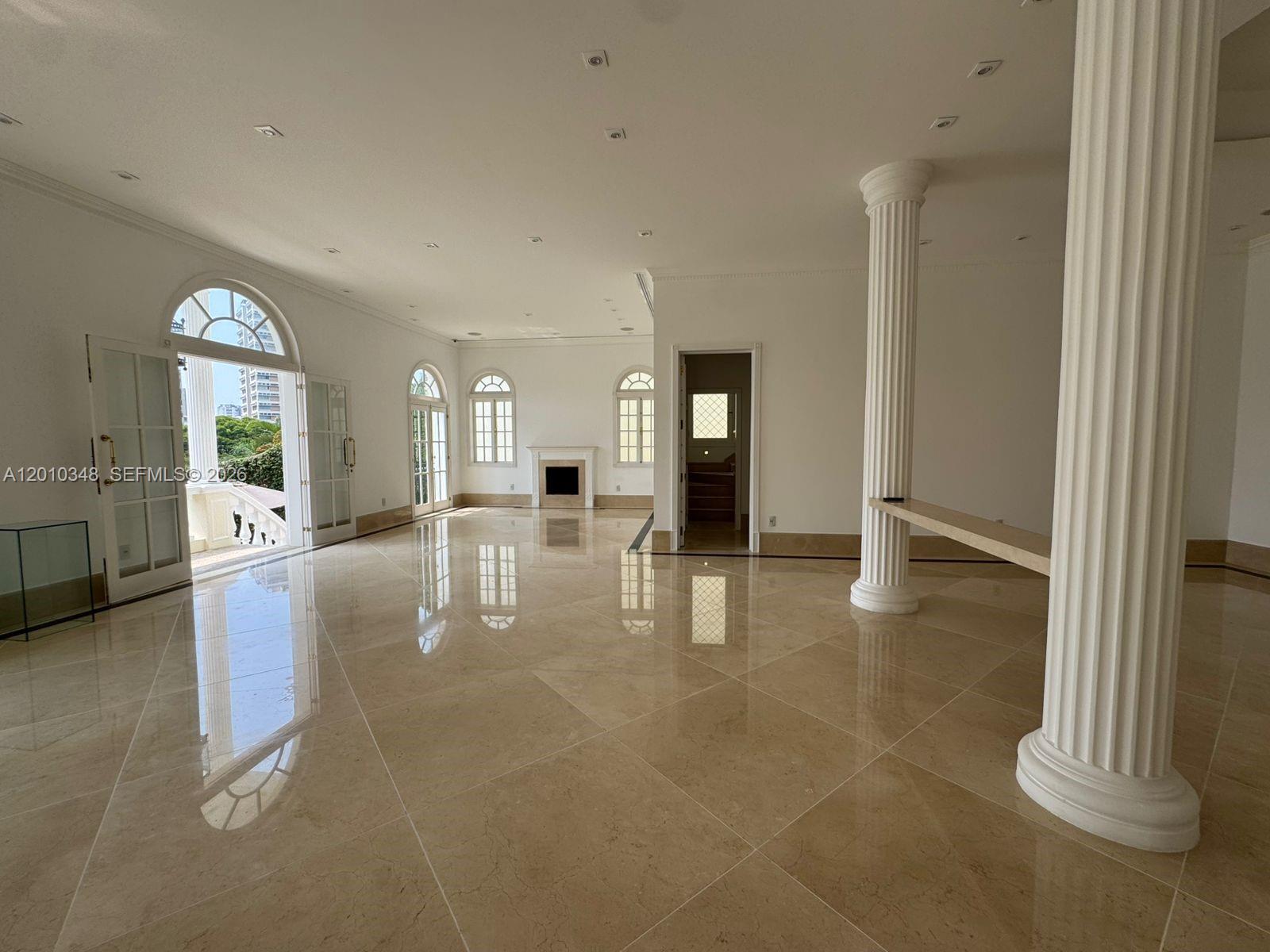 A12010348 Property Photo 29