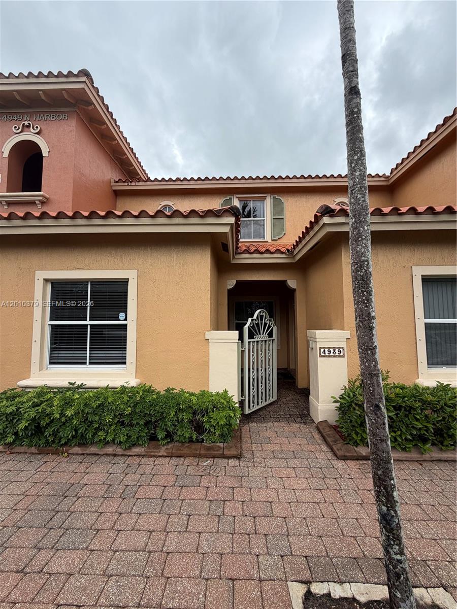 4939 N Harbor Isles Dr 106 Property Photo 1