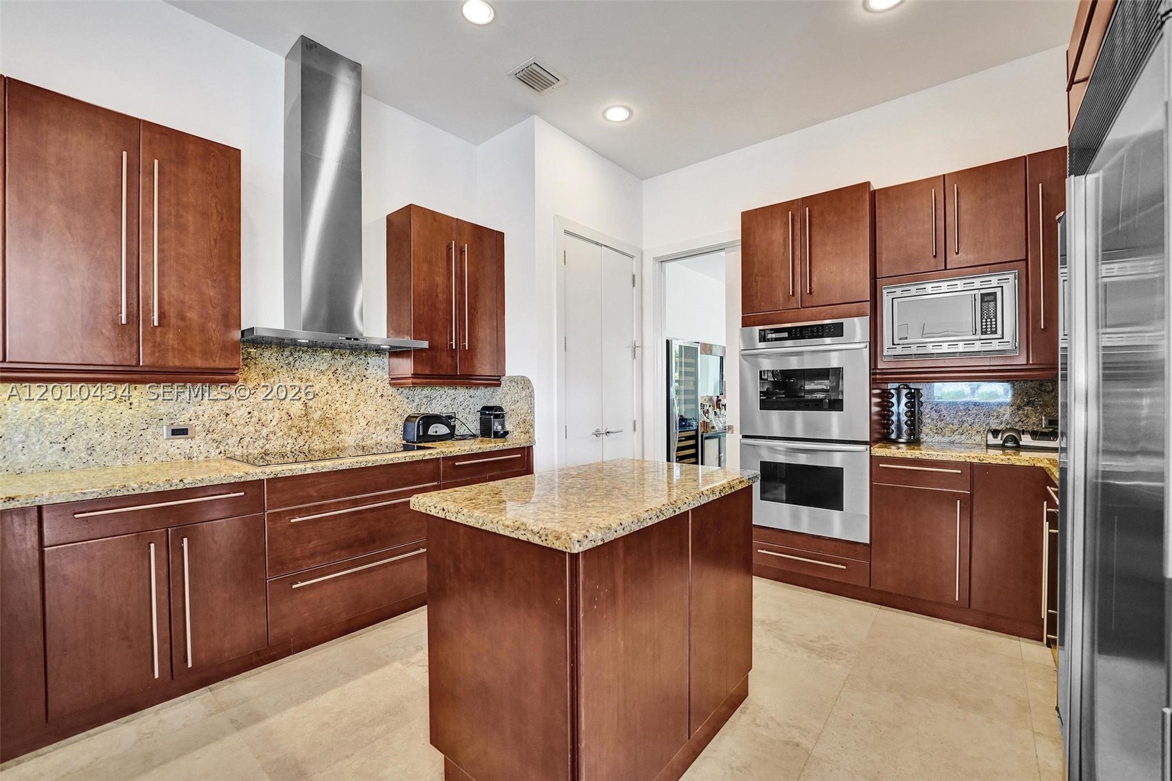 1575 Windjammer Way Property Photo 12