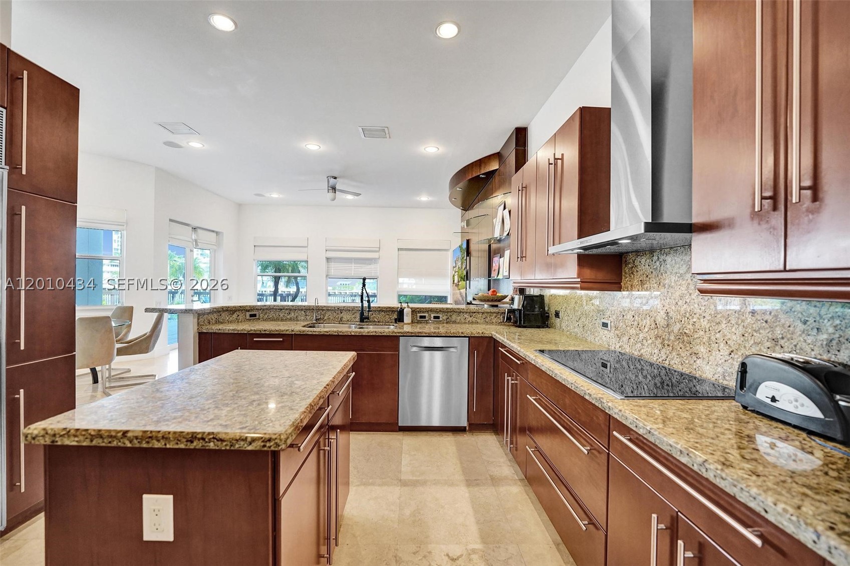 1575 Windjammer Way Property Photo 14