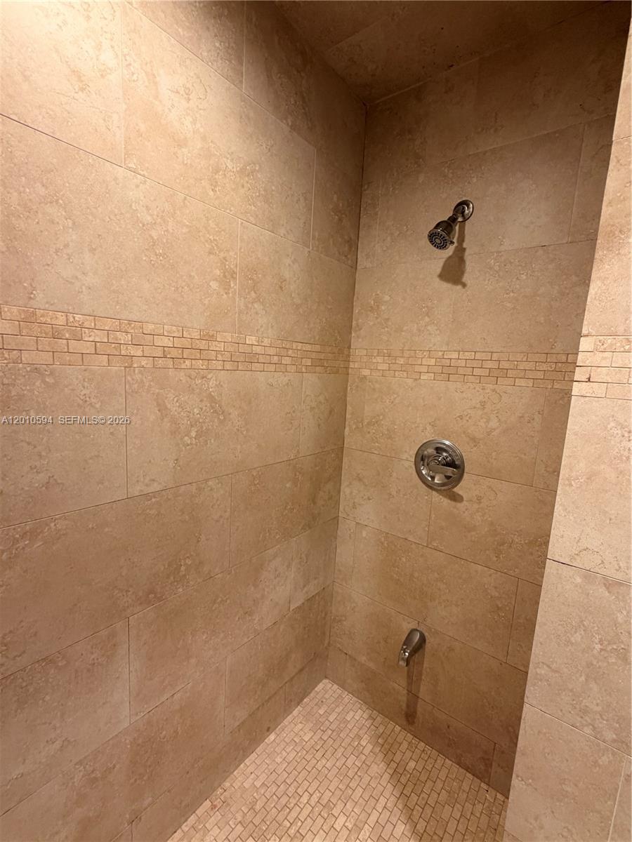 3011 N 74th Ave Property Photo 20