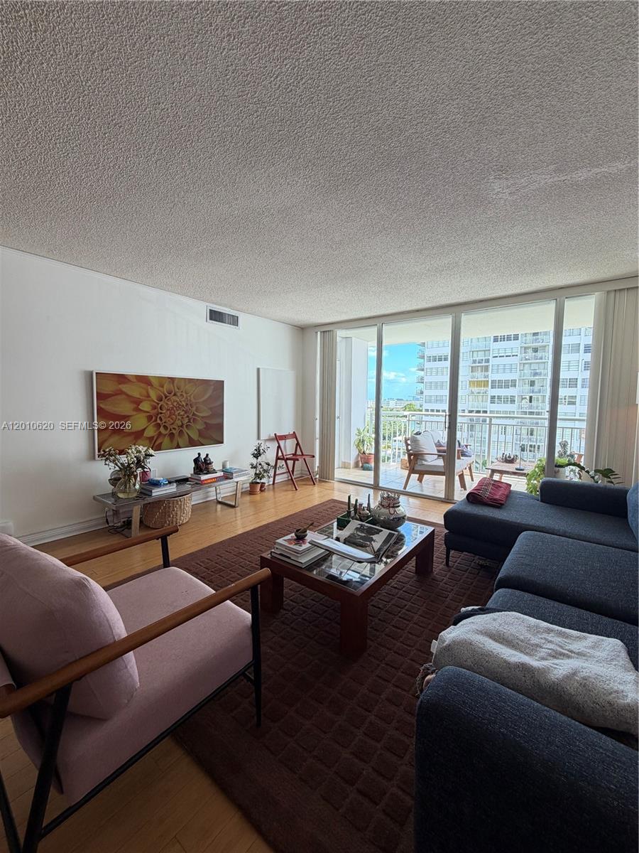 18061 Biscayne Blvd 601 Property Photo 1