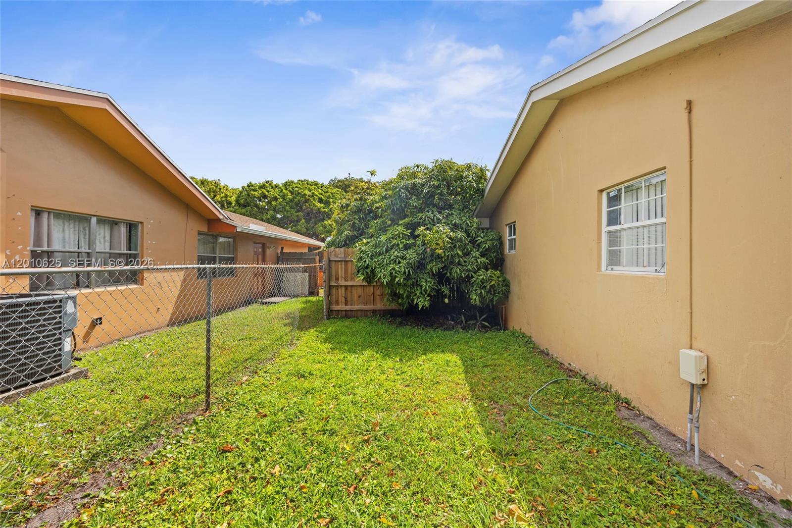 1831 Hiltonia Cir Property Photo 42