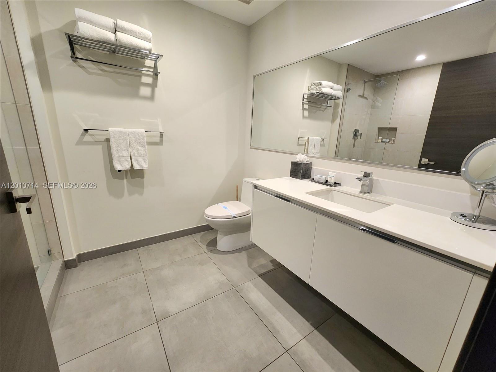 777 N Ocean Dr S207 Property Photo 8