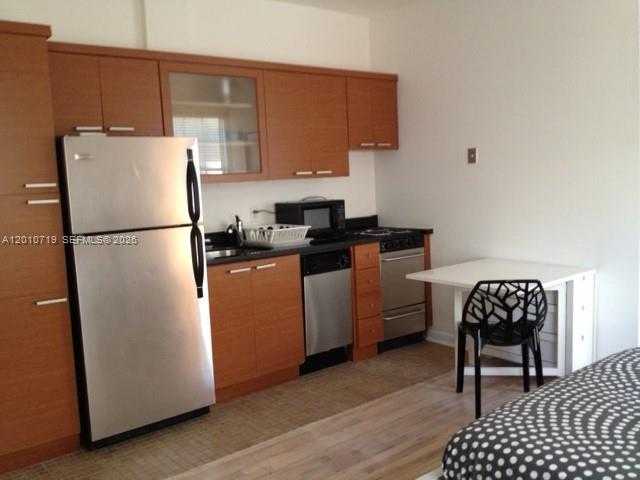 1127 Euclid Ave 205 Property Photo 3