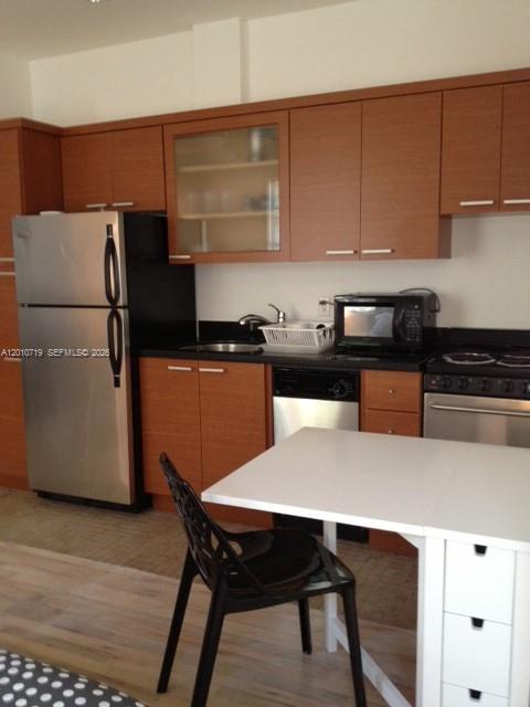 1127 Euclid Ave 205 Property Photo 5