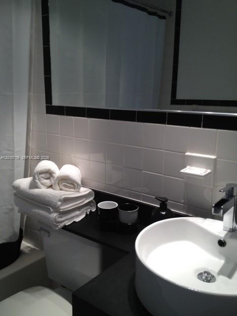1127 Euclid Ave 205 Property Photo 6