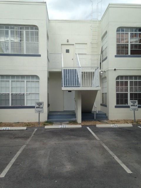 1127 Euclid Ave 205 Property Photo 11