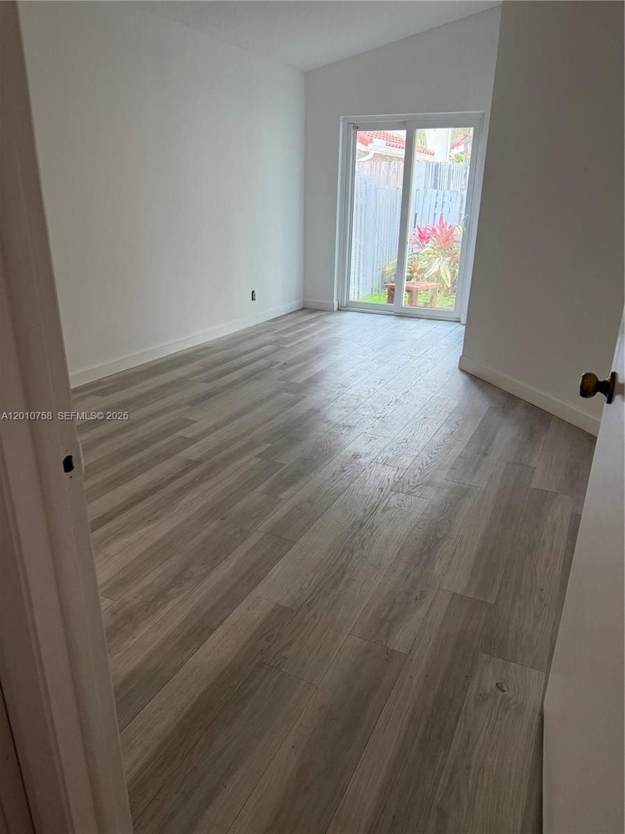 1407 Seagrape Cir Property Photo 2