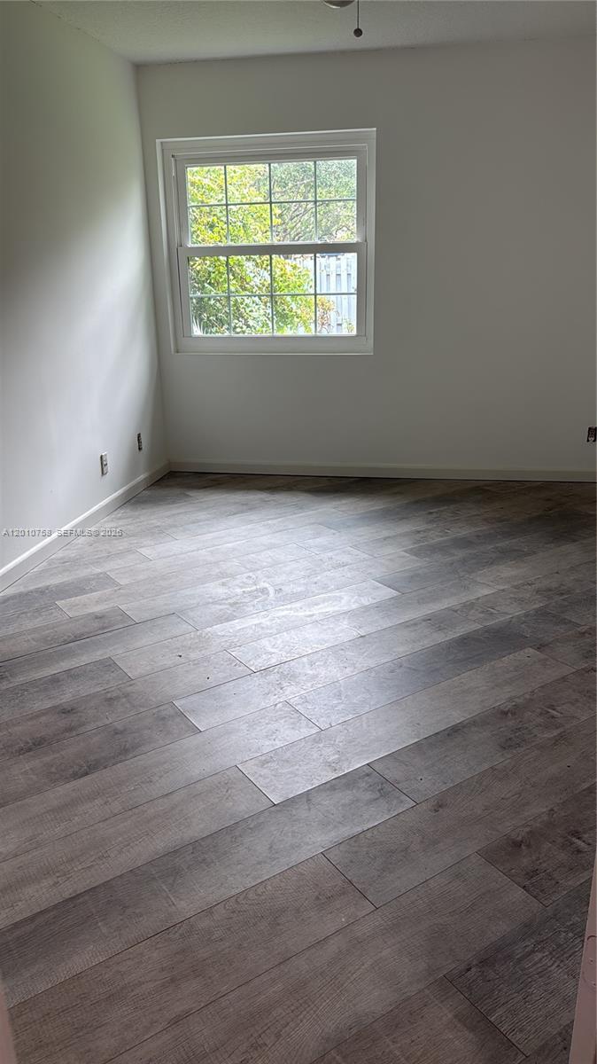 1407 Seagrape Cir Property Photo 5