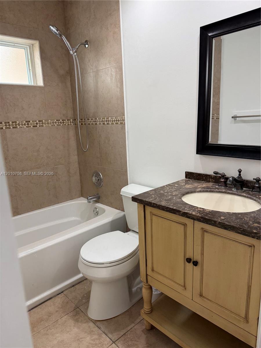 1407 Seagrape Cir Property Photo 6