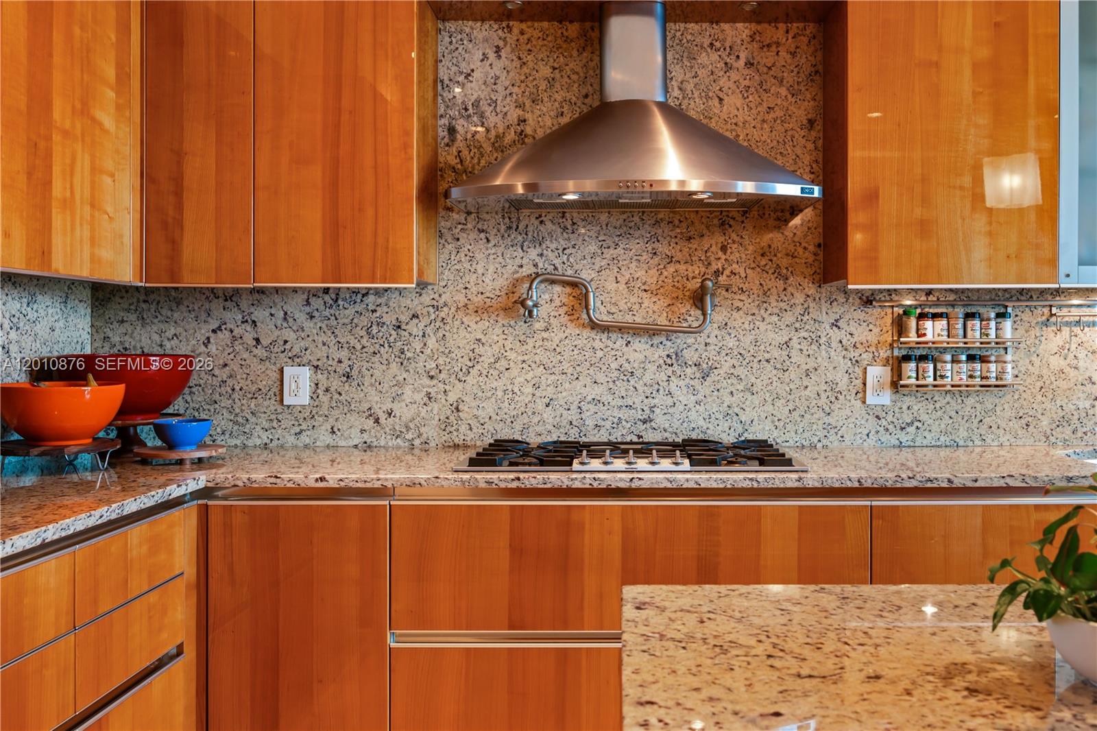 16051 Collins Ave 403 Property Photo 12
