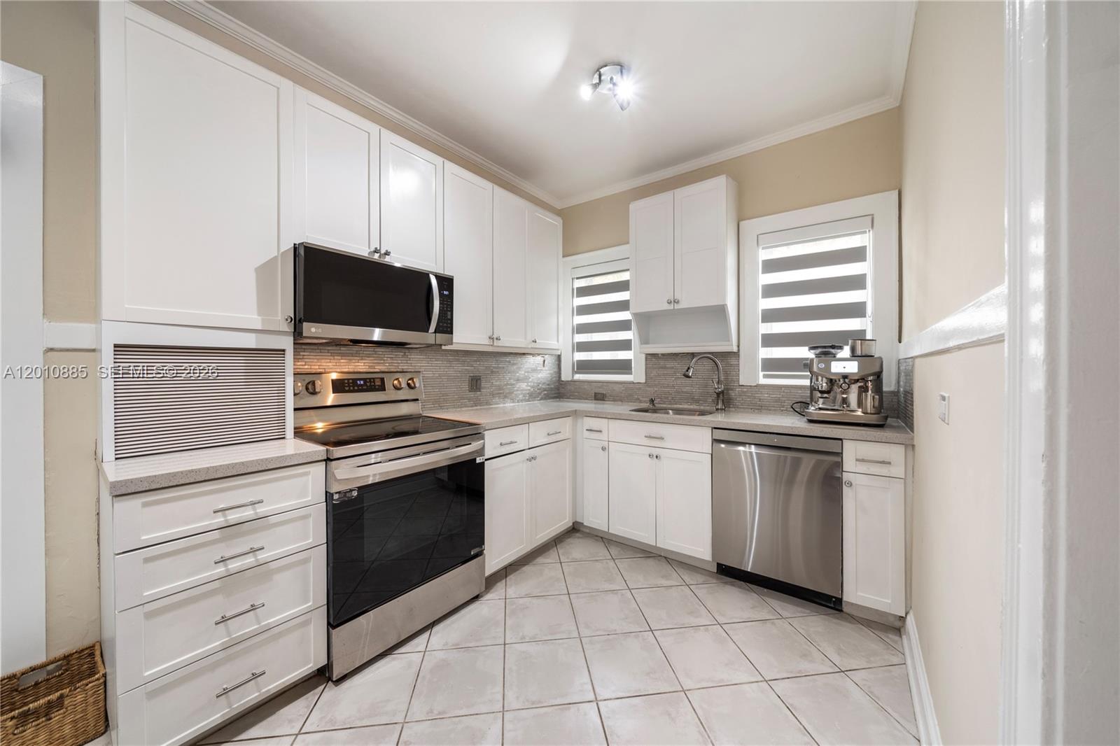 4501 Prairie Ave 1 Property Photo 11