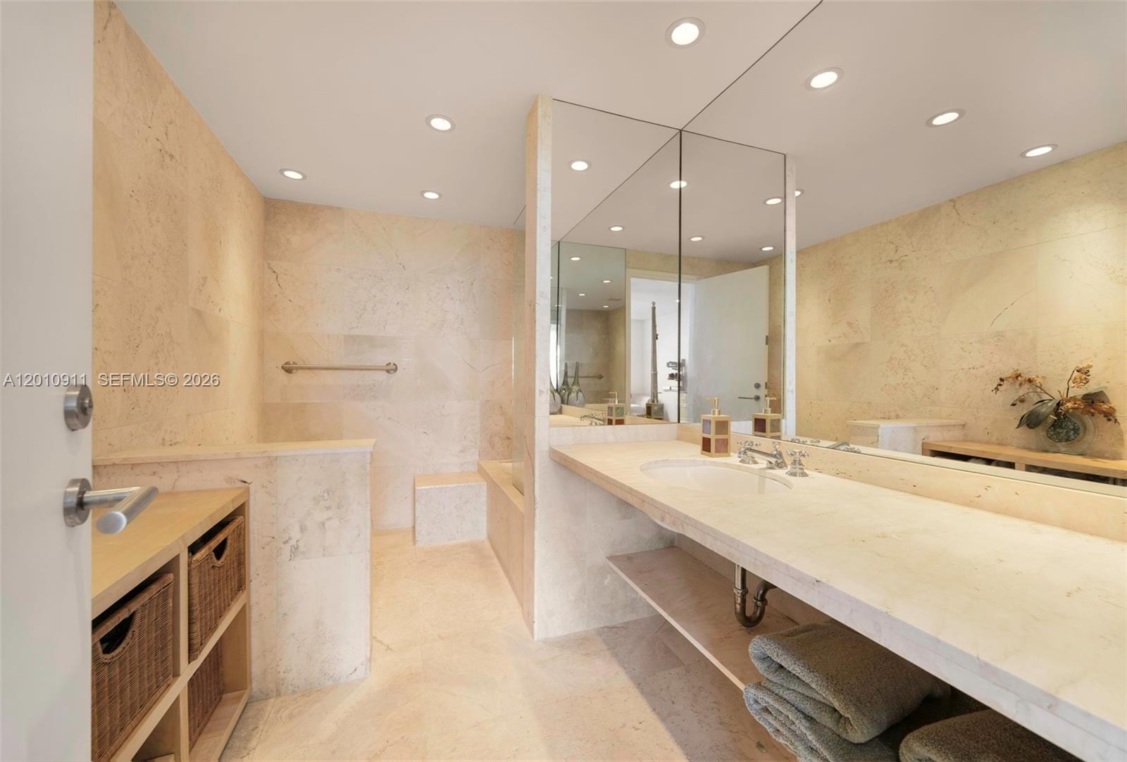 200 Ocean Lane Dr 401 Property Photo 17